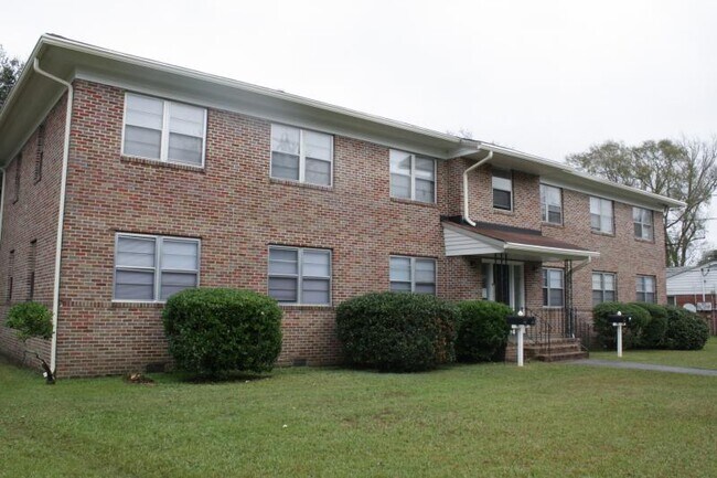 Building Photo - 640 C Windermere