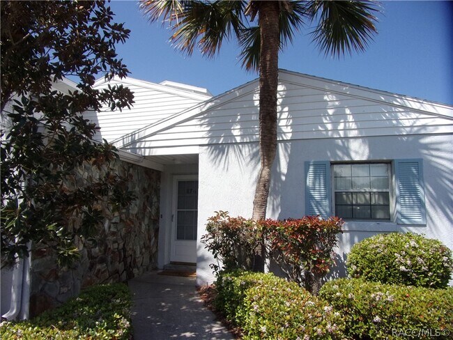 Foto del edificio - 876 Pritchard Island Rd
