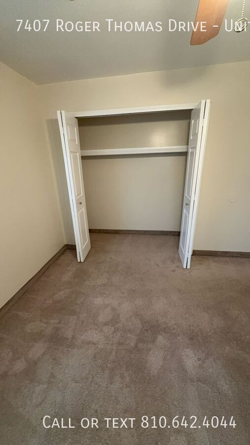 Foto del edificio - 7407 Roger Thomas Dr