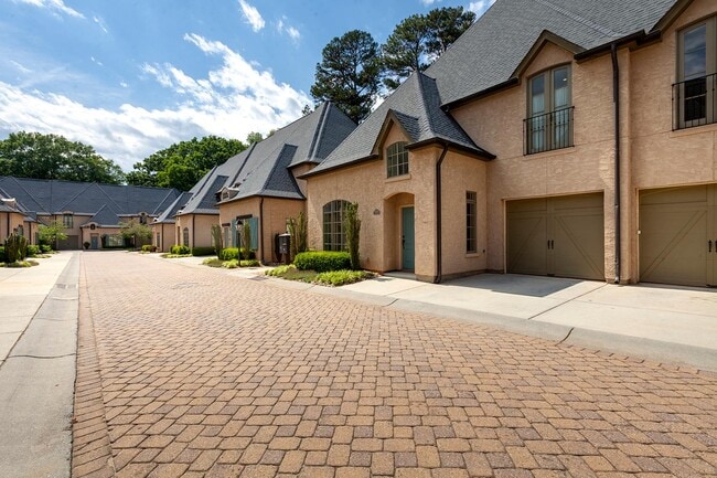 Building Photo - 8819 Provence Village Lane