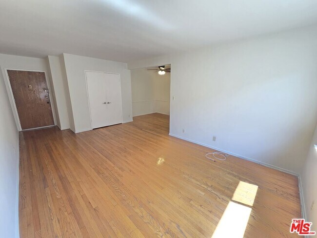 Foto del edificio - 1532 N Harvard Blvd