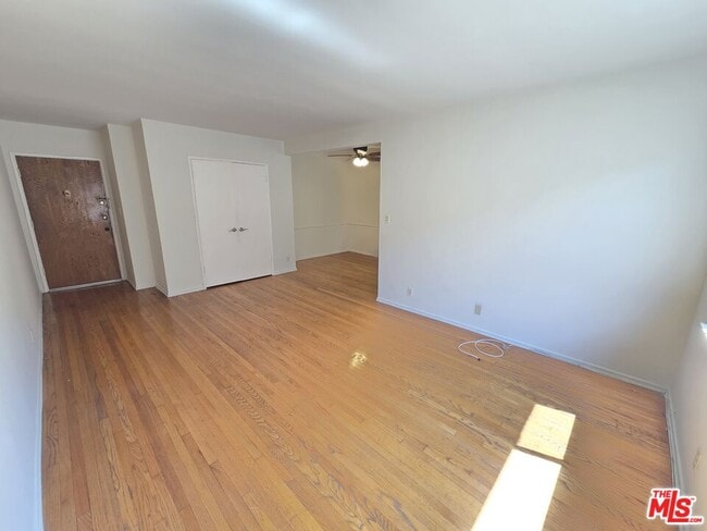 Building Photo - 1532 N Harvard Blvd