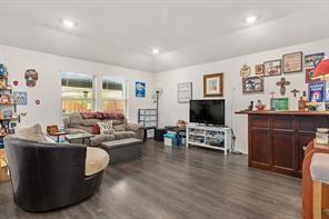 Building Photo - 11112 W Pond Dr