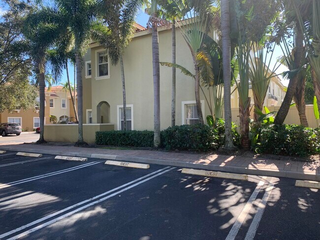 Building Photo - 101  Lake Monterey Circle 101 Boynton Beac...