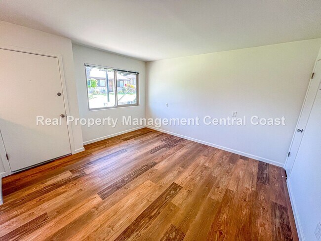 Foto del edificio - AVAILABLE OCTOBER - 1 Bedroom / 1 Bathroom...
