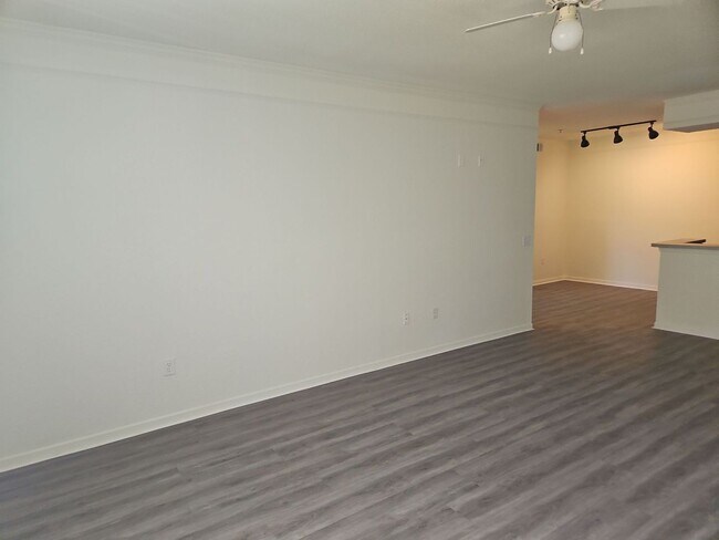Building Photo - 2 Bedroom Condo for Rent in New Tampa!