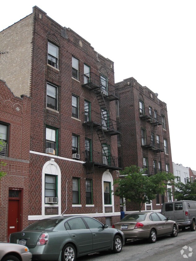 Foto principal - 8623 Bay 16th St