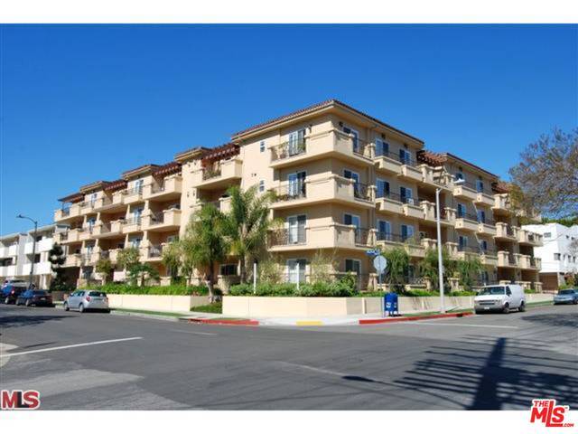 Edificio principal - 11911 Mayfield Ave