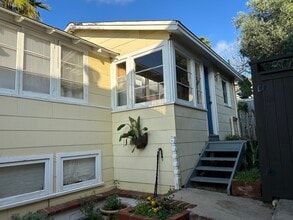 Building Photo - 2612 Victoria Dr