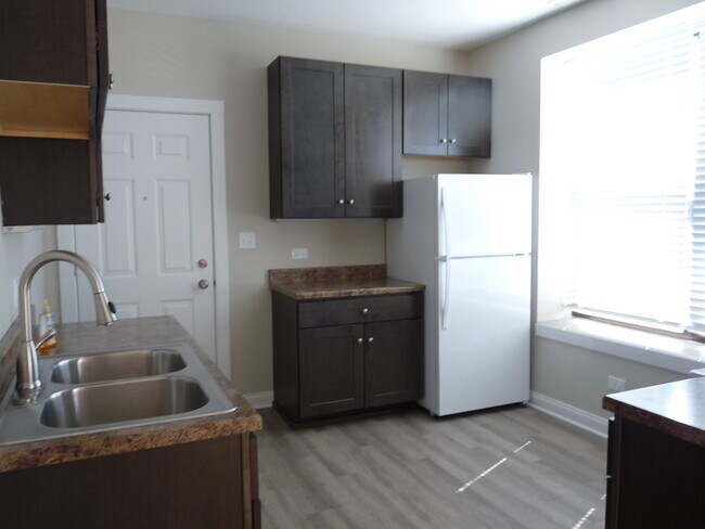 Building Photo - 4153 N Kimball Ave