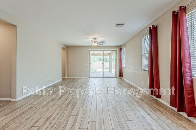 Building Photo - 25930 N Langley Dr
