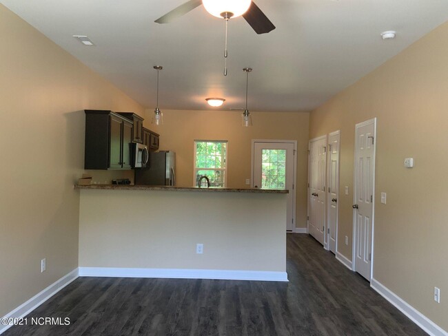 Building Photo - 119 Virginias Landing Ct
