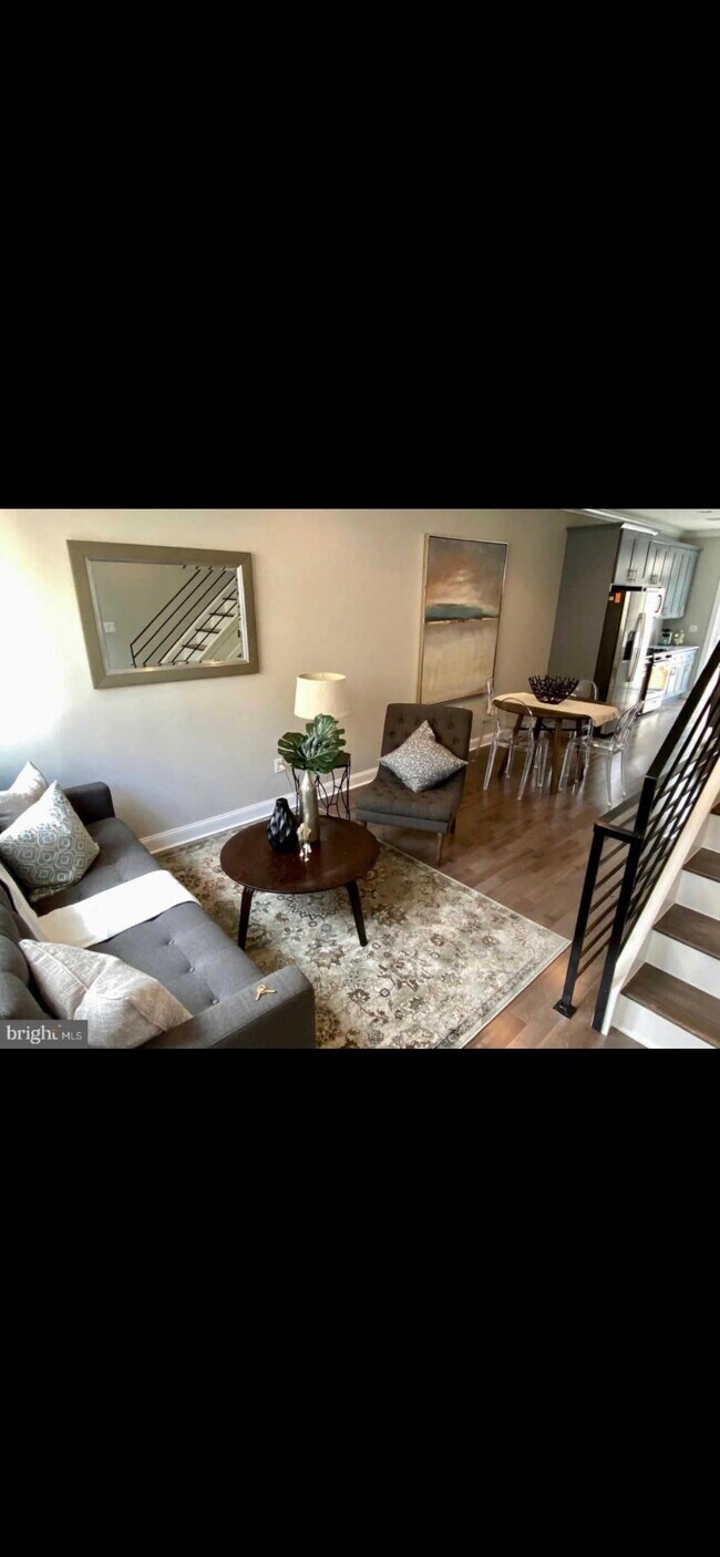 Foto del edificio - 2132 McClellan St