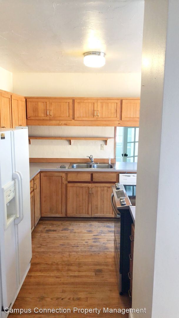 Building Photo - 5 br, 2 bath House - 2420 University