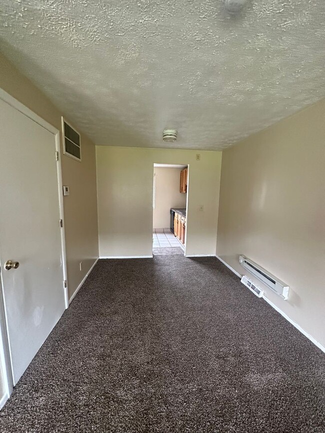 Foto del edificio - Warrensville Heights townhome