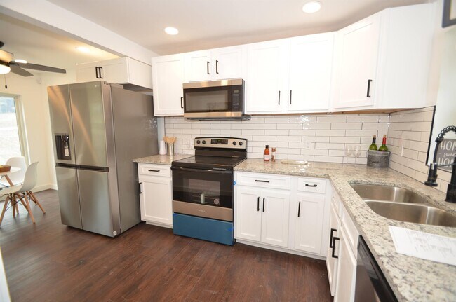 Foto del edificio - 1350 Kenilworth Dr SW