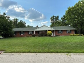 Building Photo - 2045 Fox Run Rd