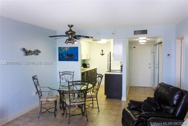Foto del edificio - 2350 NE 135th St