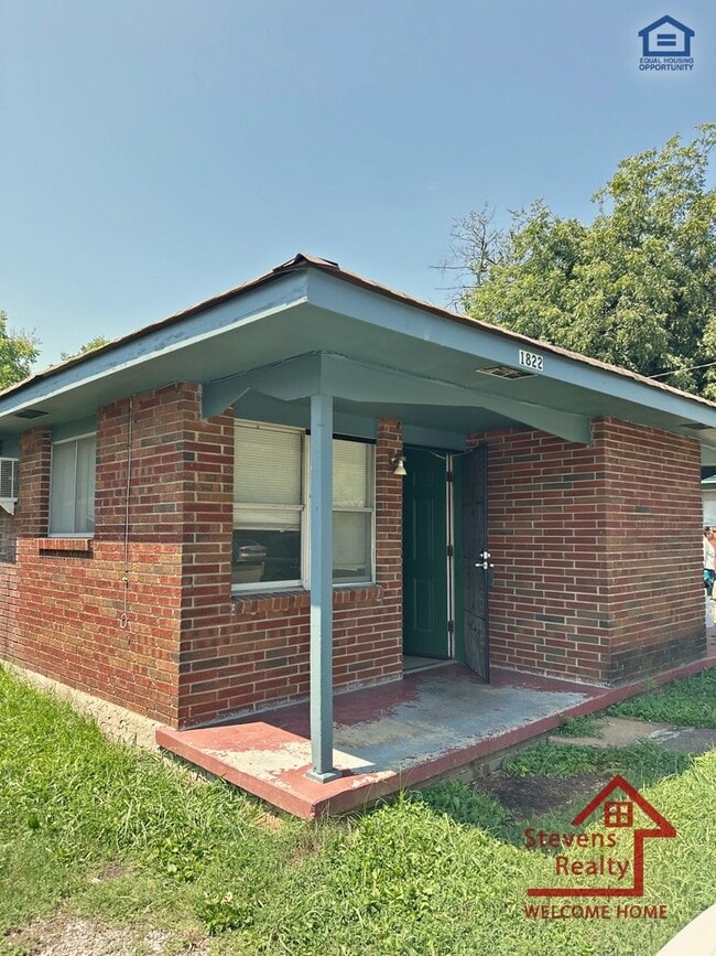 Building Photo - 1822 Olive St
