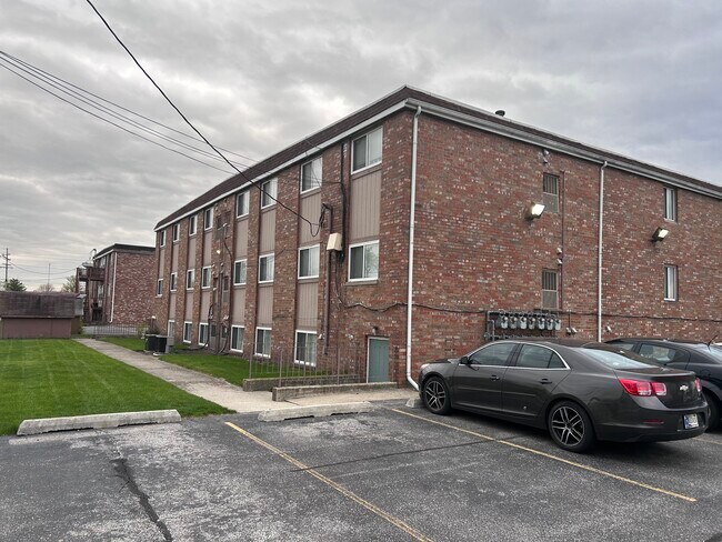 Foto del edificio - 9613 Farmer Dr