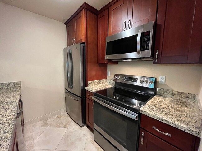 Foto del edificio - Gorgeous Updated Shelter Creek Condo Avail...