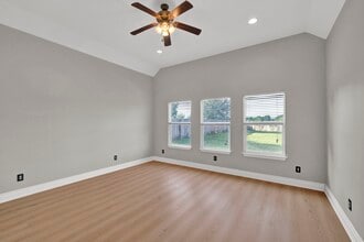 Building Photo - 5395 Kyla Cir