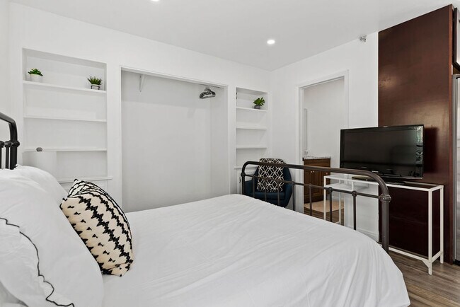 Foto del edificio - 512 W Juniper St