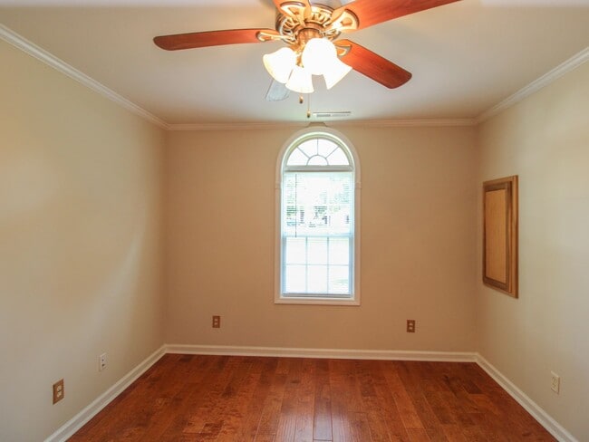 Foto del edificio - Convenient 2 bed 1 bath home in Athens City located near Athens State University and downtown Ath...