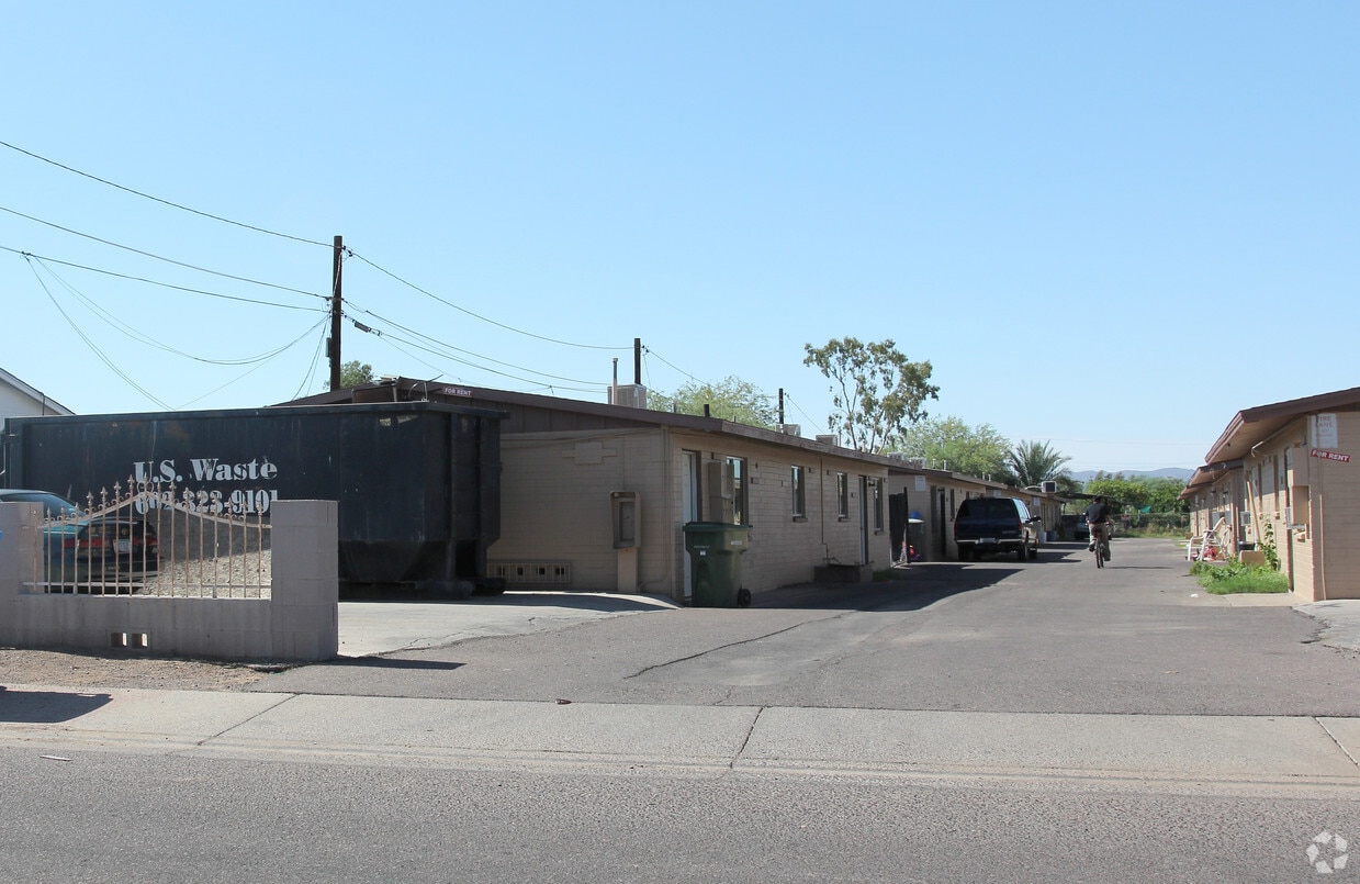 Primary Photo - 1425 E Taylor St