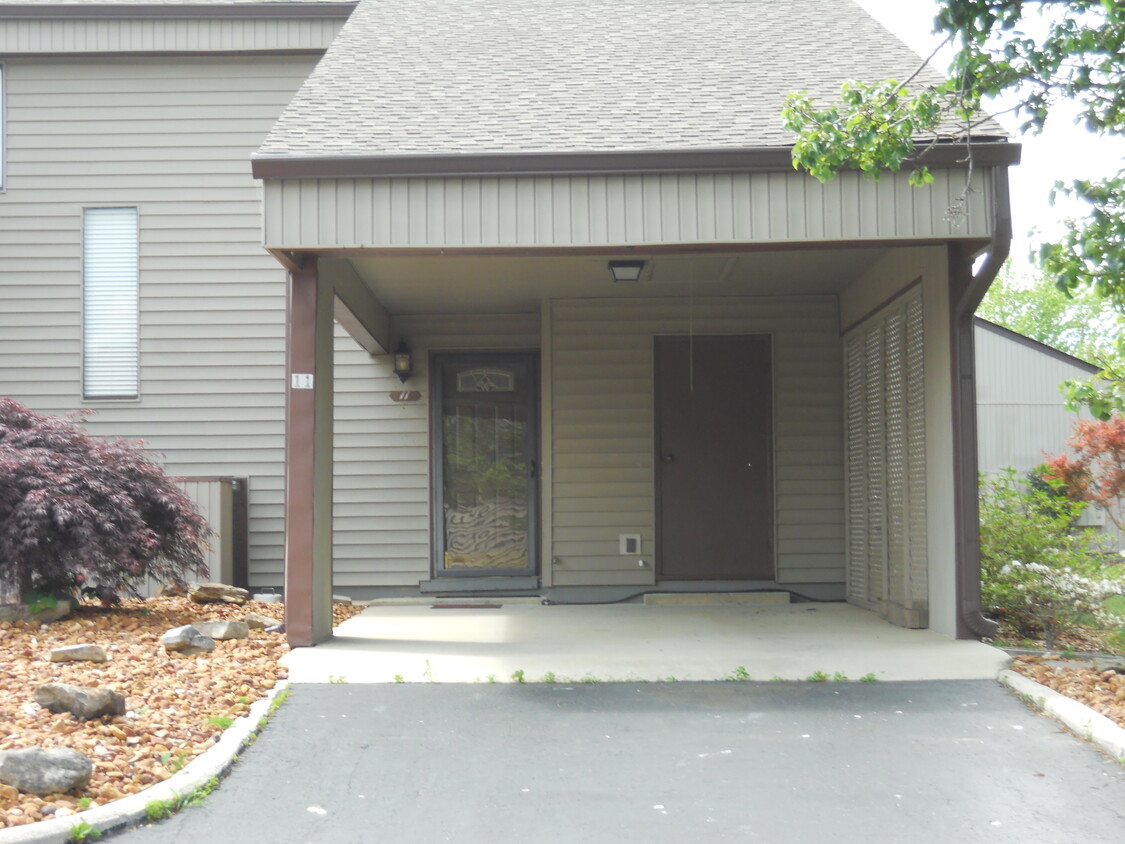 Primary Photo - 36 Lakeshore Terrace