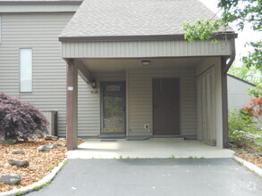 Building Photo - 36 Lakeshore Terrace