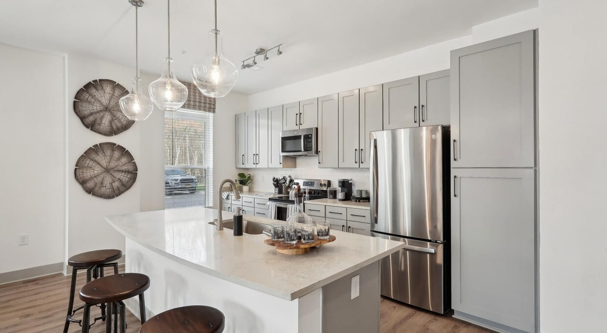 Primary Photo - Vintage Raleigh West