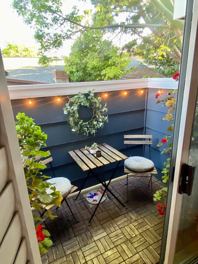 Patio en la primera planta - 4511 Murietta Ave