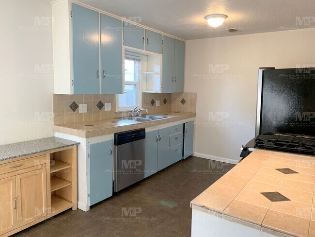 Foto del edificio - 1808 Remington St