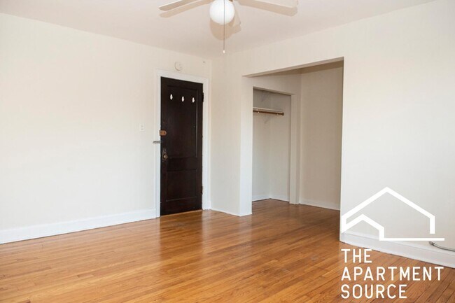Foto del edificio - 3345 N Marshfield Ave