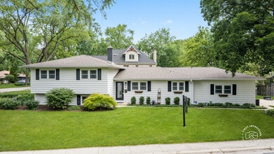 Building Photo - 325 Hemlock Ln