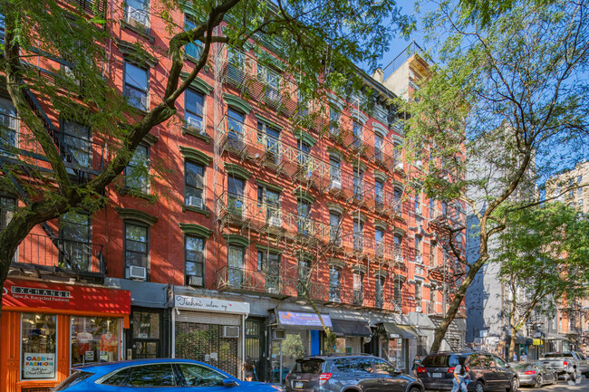 330 E 11th St, Nueva York, NY 10003-7423 - 330 E 11th St