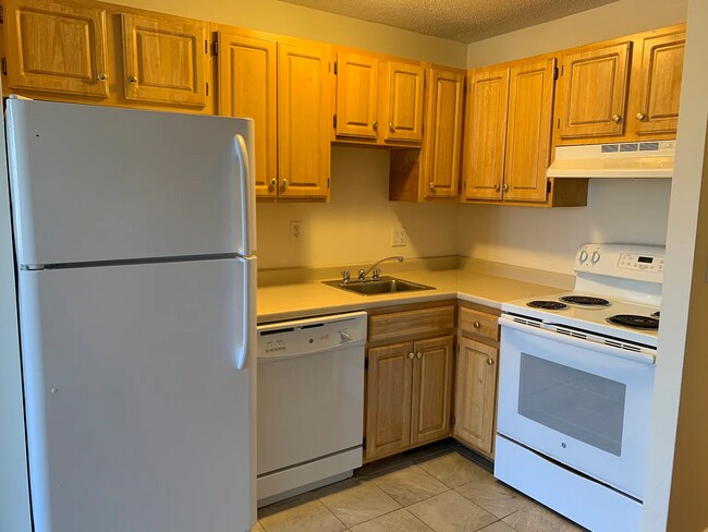 Images are representative samples of the advertised unit. Actual units shown during tours may differ - 1126 Boylston St