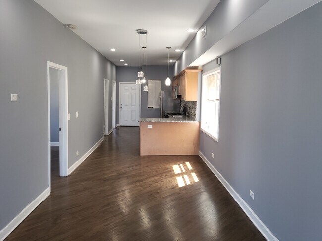 Foto del edificio - 1935 N Leamington Ave