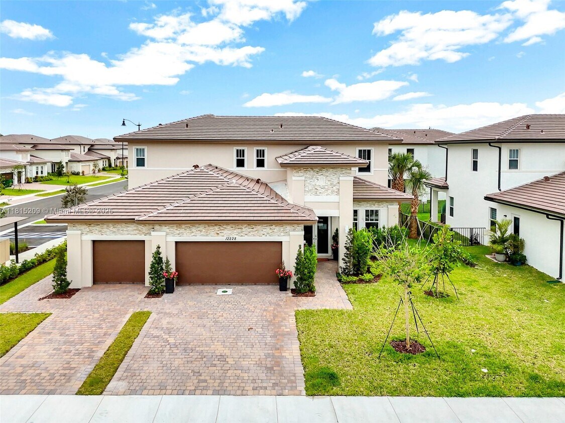 Foto principal - 12228 SW 43rd St