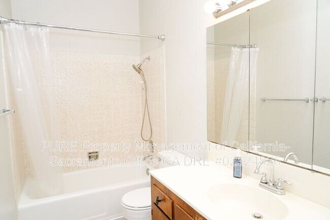 Foto del edificio - 19 Blue Heron Ct