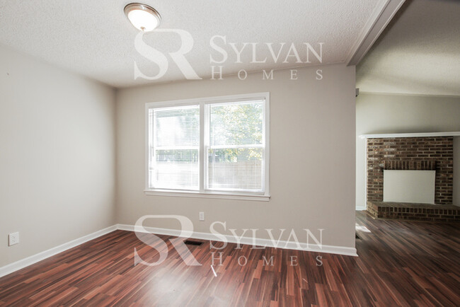 Building Photo - Prepare to be impressed by this 3 bedroom,...