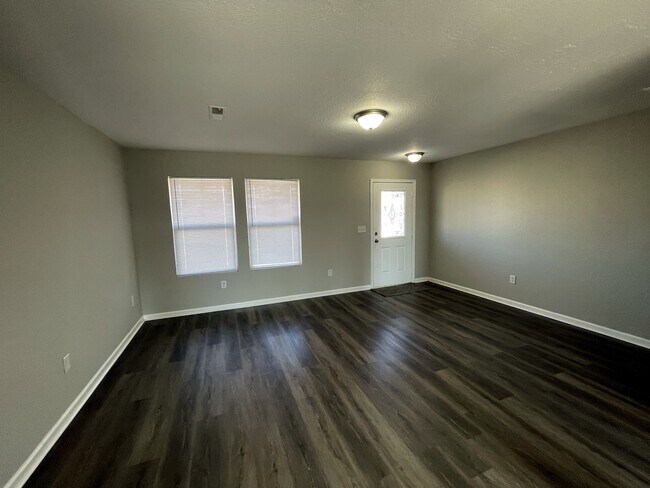 Foto del edificio - 228 Whitestone Dr NE