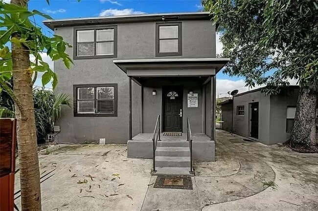 Photo - 904 4th St Townhome