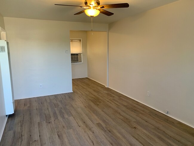 Foto del edificio - 560 N 2nd St