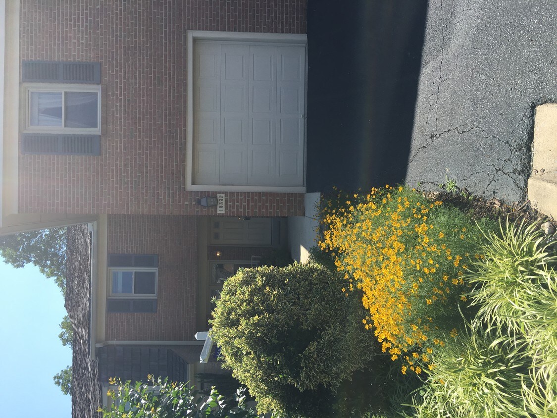 Primary Photo - 15332 Manor Village Ln