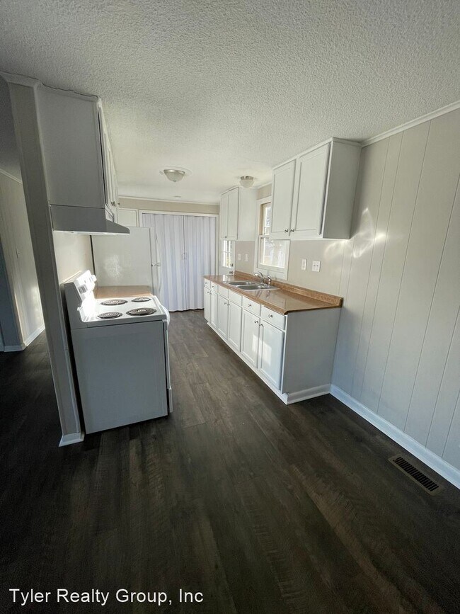 Foto del edificio - 3 br, 1 bath House - 3324 Courthouse Road