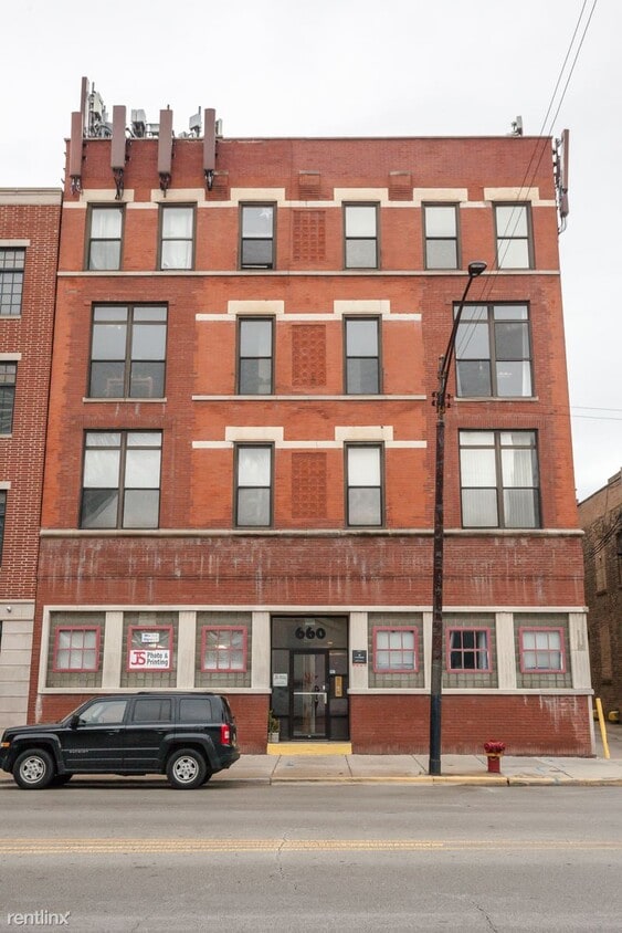 Primary Photo - 1 br, 1 bath Condo - 660 W Grand Ave