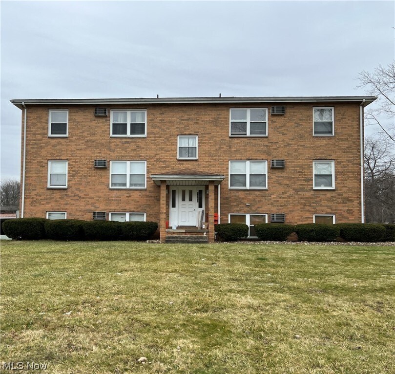 1986 Wolosyn Cir Unit 3, Poland, OH 44514 Room for Rent in Poland, OH