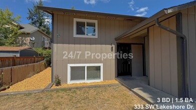 Building Photo - 333 SW Lakeshore Dr